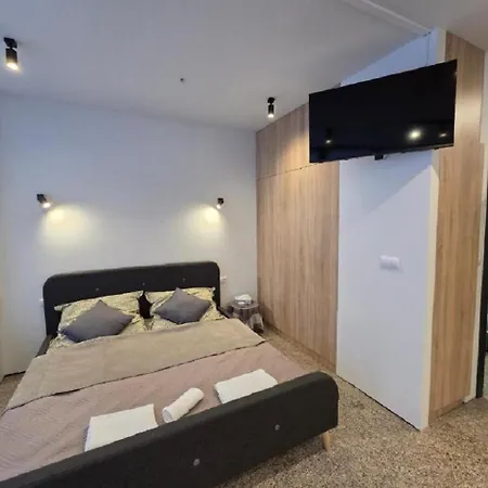 Nad Zalewem Zegrzynskim Lesny Taras Lux Apartamento